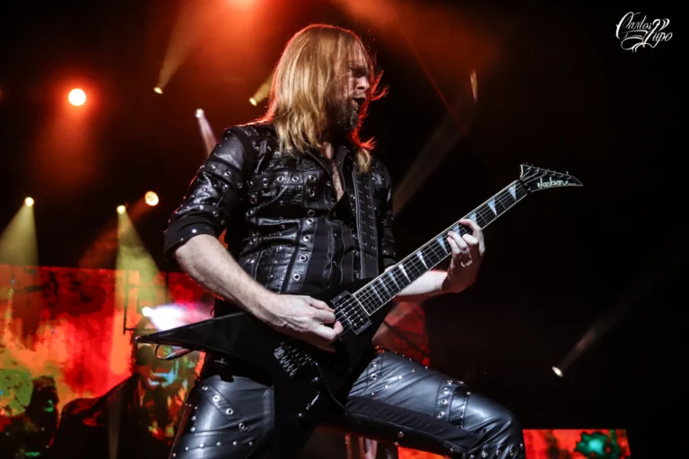 Rob Halford, vocalista da banda britânica Judas Priest, em apresentação na Vibra São Paulo - Foto 8