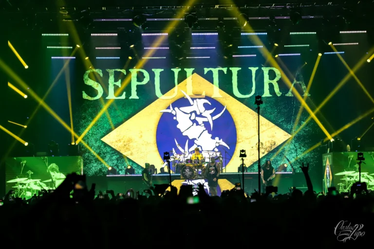 Derrick Green (vocal) e Andreas Kisser (guitarra), da banda Sepultura, em apresentação no Espaço Unimed, em São Paulo - Foto 9
